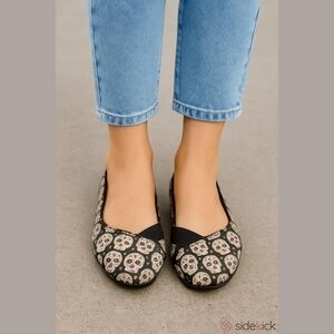2 /$35 MAD Love Textile Sugar Skull Flats Size 7 EUC